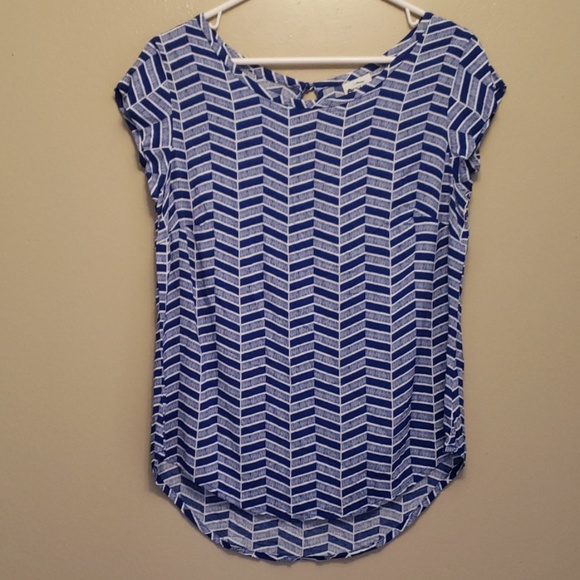 STYLUS Tops - Stylus Chevron print top teardrop button back